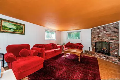 79 E Deer Park Road, Dix Hills, NY 11746 - Photo 10