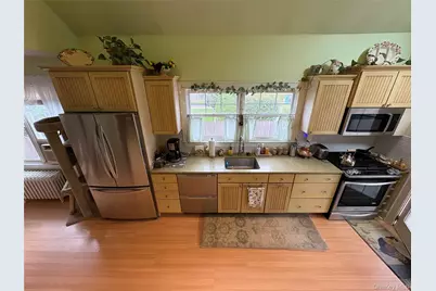 17 Somerset Avenue, East Islip, NY 11730 - Photo 22