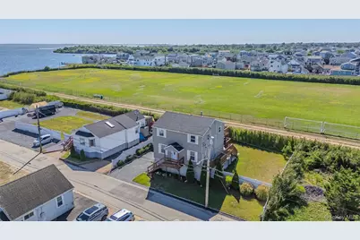 853 S Bay Street, Lindenhurst, NY 11757 - Photo 22
