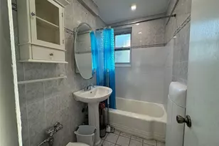 30 Cathedral Ave, Hempstead, NY 11550 - Photo 8