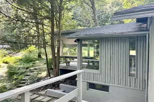 272 Drake Rd, Pleasant Valley, NY 12569 - Photo 4