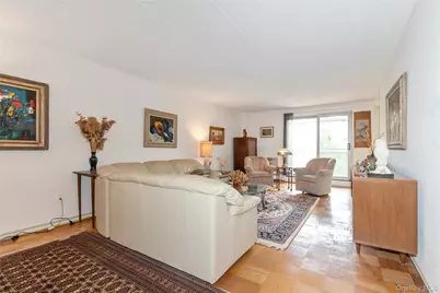 10 Ipswich Avenue #Apt. 3I, Great Neck, NY 11021 - Photo 12