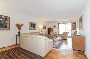 10 Ipswich Ave, Great Neck, NY 11021 - Photo 12