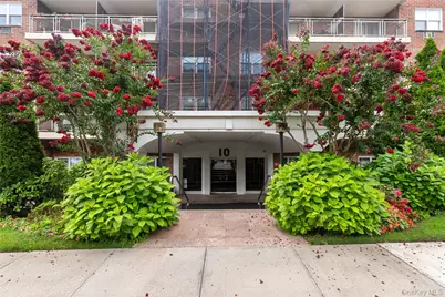 10 Ipswich Avenue #Apt. 3I, Great Neck, NY 11021 - Photo 2