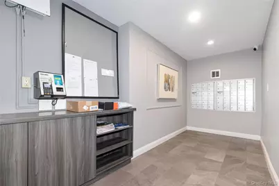 10 Ipswich Avenue #Apt. 3I, Great Neck, NY 11021 - Photo 8