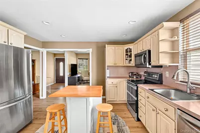 1600 Fire Avenue, Medford, NY 11763 - Photo 4
