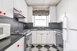 68-61 Yellowstone Blvd, Forest Hills, NY 11375 - Photo 8