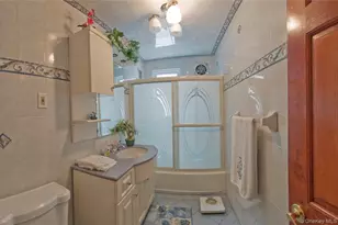 71-28 66th Dr, Middle Village, NY 11379 - Photo 12
