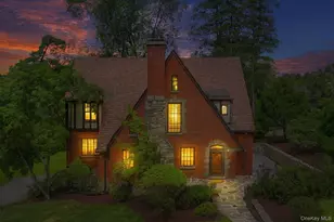 11 Seaman Rd, Poughkeepsie, NY 12601 - Photo 2