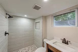 31 Terrell St, Patchogue, NY 11772 - Photo 18