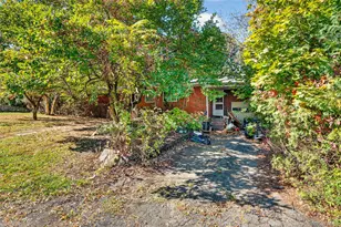 25 Russell Rd, Newburgh, NY 12550 - Photo 4