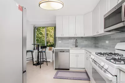 3333 Henry Hudson Parkway #2R, Bronx, NY 10463 - Photo 4