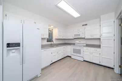 10 Grove Mews, Chappaqua, NY 10514 - Photo 6