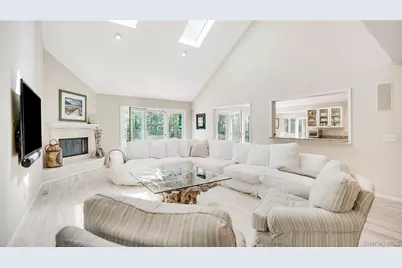 9 Rosebud Lane, East Quogue, NY 11959 - Photo 8