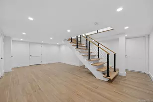 5 Pepperday Ave, Port Washington, NY 11050 - Photo 38