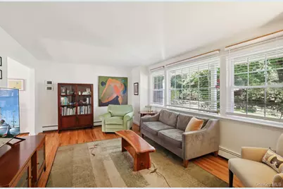 230 Cook Street, Huntington Station, NY 11746 - Photo 4