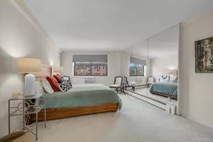 5 Schenck Ave, Great Neck, NY 11021 - Photo 10