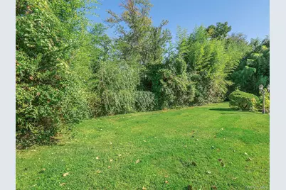 32 Carriage Road, Great Neck, NY 11024 - Photo 30