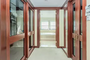 32 Carriage Rd, Great Neck, NY 11024 - Photo 22