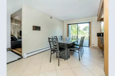 32 Carriage Road, Great Neck, NY 11024 - Photo 8