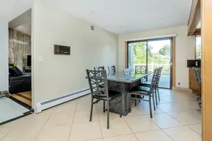 32 Carriage Rd, Great Neck, NY 11024 - Photo 8