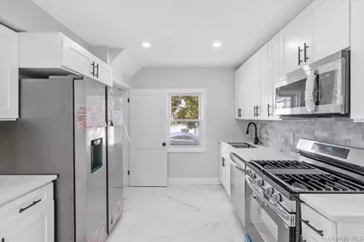 1686 Rosalind Avenue, Elmont, NY 11003 - Photo 10