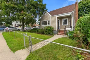 1686 Rosalind Ave, Elmont, NY 11003 - Photo 2