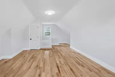 1686 Rosalind Avenue, Elmont, NY 11003 - Photo 32