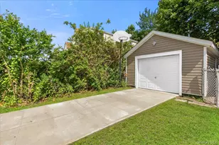 1686 Rosalind Ave, Elmont, NY 11003 - Photo 4