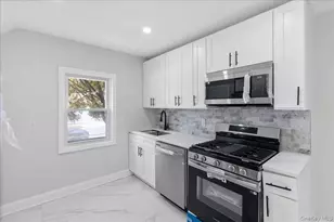 1686 Rosalind Ave, Elmont, NY 11003 - Photo 12