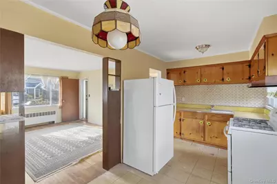 207 N Nassau Avenue, Massapequa, NY 11758 - Photo 8