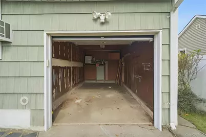 207 N Nassau Avenue, Massapequa, NY 11758 - Photo 24