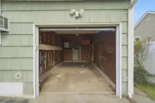 207 N Nassau Ave, Massapequa, NY 11758 - Photo 24