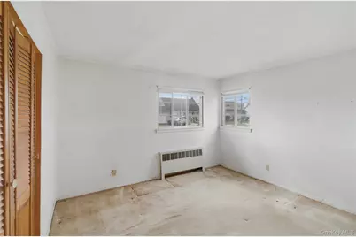 207 N Nassau Avenue, Massapequa, NY 11758 - Photo 18