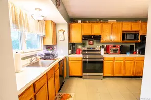 4 Andam Way, Saint James, NY 11780 - Photo 8