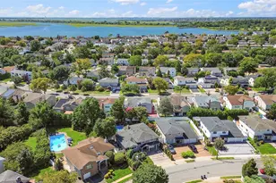 2998 Joyce Ln, Merrick, NY 11566 - Photo 38