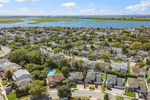 2998 Joyce Ln, Merrick, NY 11566 - Photo 36