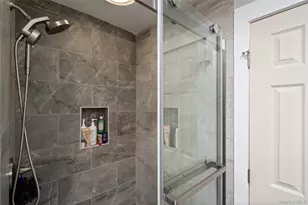 2998 Joyce Ln, Merrick, NY 11566 - Photo 18