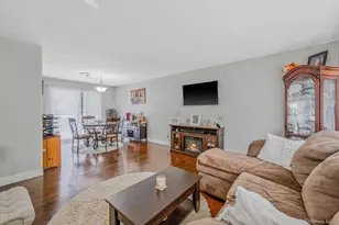 3 Wainscott Dr, Sound Beach, NY 11789 - Photo 16