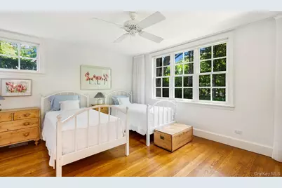256 Main Street, Amagansett, NY 11930 - Photo 10