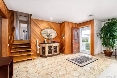 11 Eaton Road, Syosset, NY 11791 - Photo 6