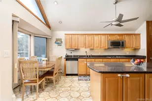 11 Eaton Rd, Syosset, NY 11791 - Photo 12