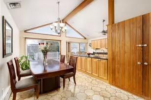 11 Eaton Rd, Syosset, NY 11791 - Photo 10