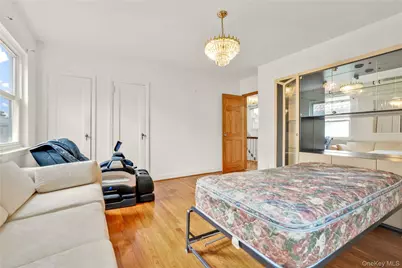 183-11 64th Avenue, Fresh Meadows, NY 11365 - Photo 18