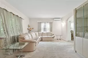 183-11 64th Ave, Fresh Meadows, NY 11365 - Photo 4