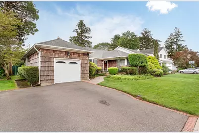 9 Eaton Road, Syosset, NY 11791 - Photo 2