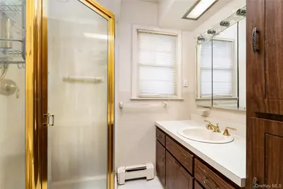 9 Eaton Road, Syosset, NY 11791 - Photo 12