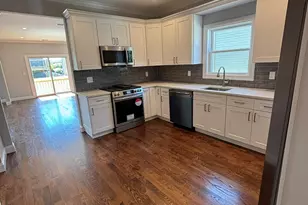 3 Garfield Pl, Lindenhurst, NY 11757 - Photo 4