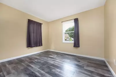 205 S 12th Street, Lindenhurst, NY 11757 - Photo 14