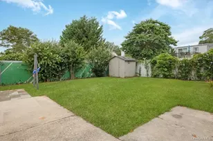 205 S 12th St, Lindenhurst, NY 11757 - Photo 6